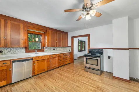 41 Pine Street Wolfeboro NH 03894