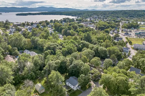 41 Pine Street Wolfeboro NH 03894