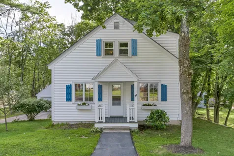 41 Pine Street Wolfeboro NH 03894