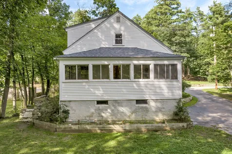 41 Pine Street Wolfeboro NH 03894