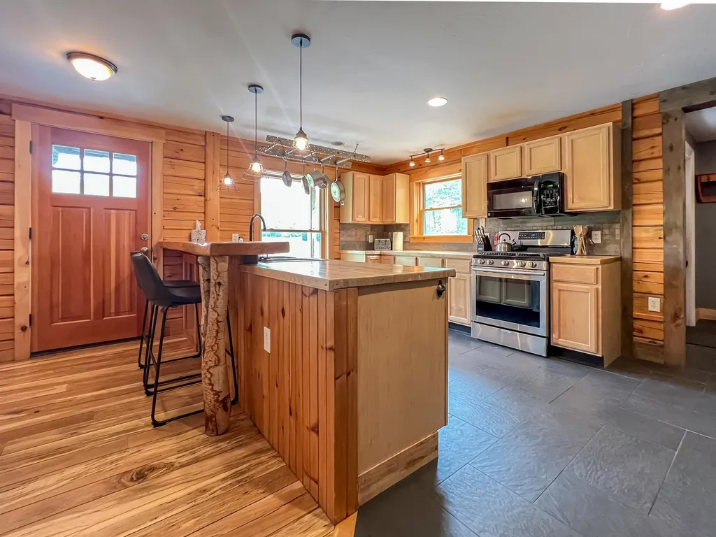 15 Clover Drive Thornton NH 03285