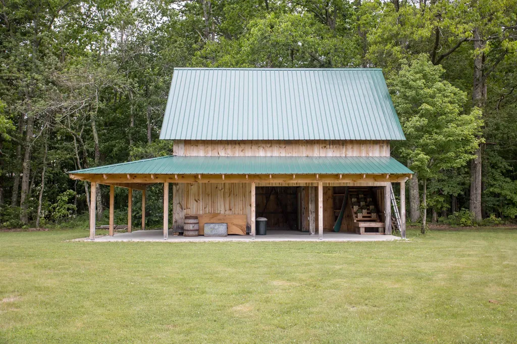 15 Clover Drive Thornton NH 03285