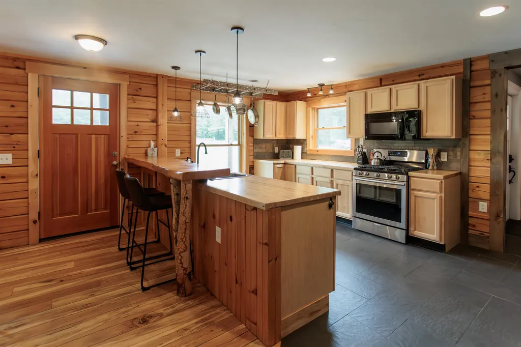15 Clover Drive Thornton NH 03285