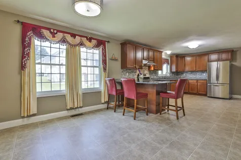113 Cherrywood Drive Nashua NH 03062