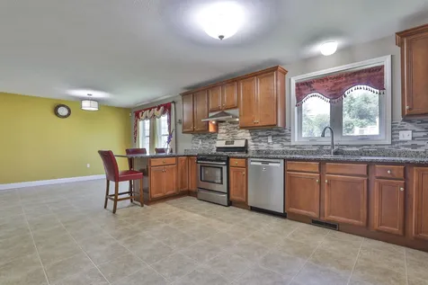 113 Cherrywood Drive Nashua NH 03062