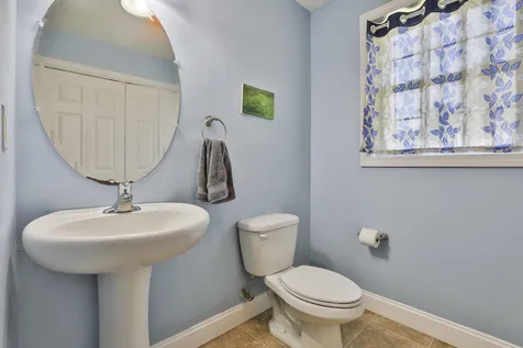 113 Cherrywood Drive Nashua NH 03062