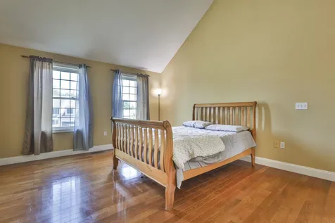 113 Cherrywood Drive Nashua NH 03062