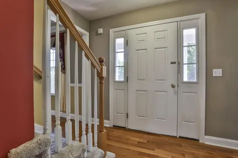 113 Cherrywood Drive Nashua NH 03062
