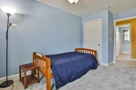 113 Cherrywood Drive Nashua NH 03062