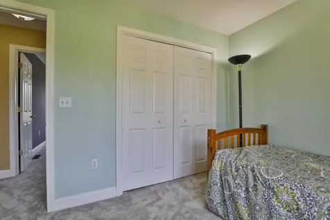 113 Cherrywood Drive Nashua NH 03062