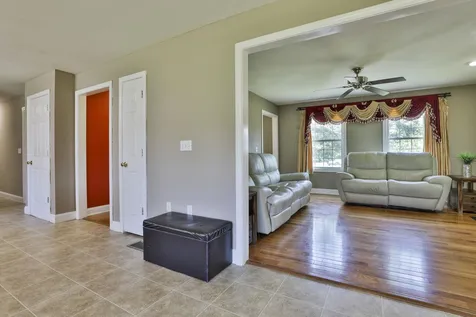 113 Cherrywood Drive Nashua NH 03062