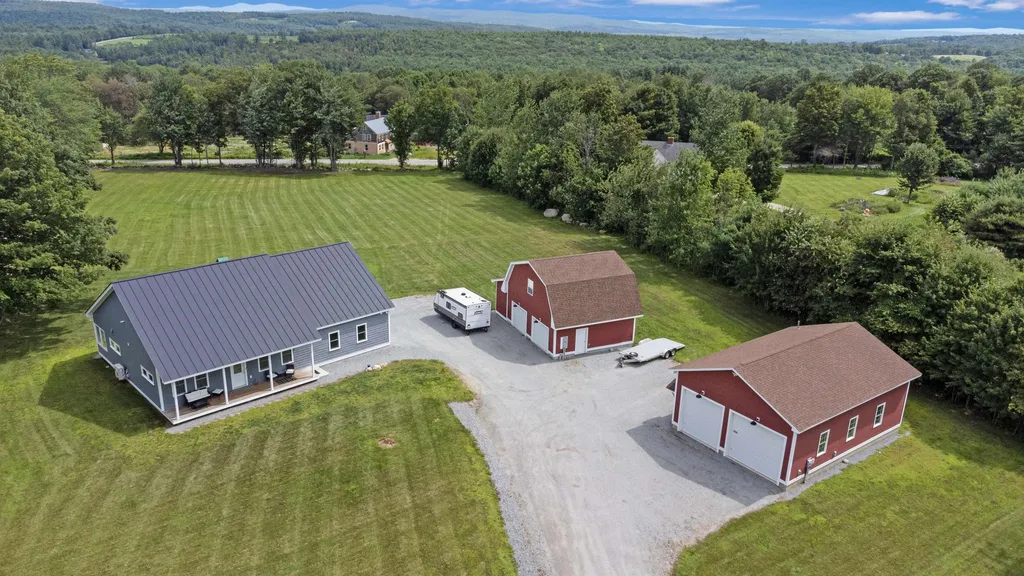 1038 Allen Road Webster NH 03303