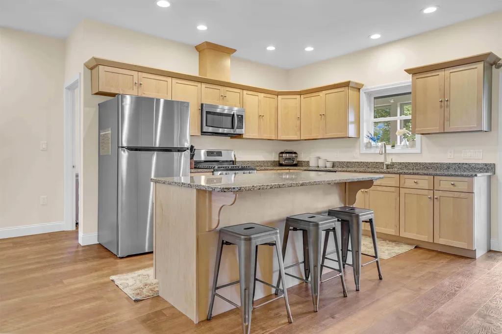 1038 Allen Road Webster NH 03303