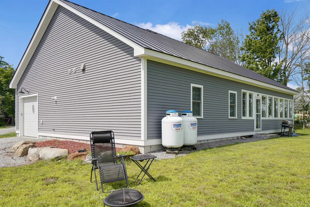 1038 Allen Road Webster NH 03303