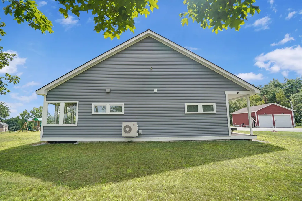 1038 Allen Road Webster NH 03303