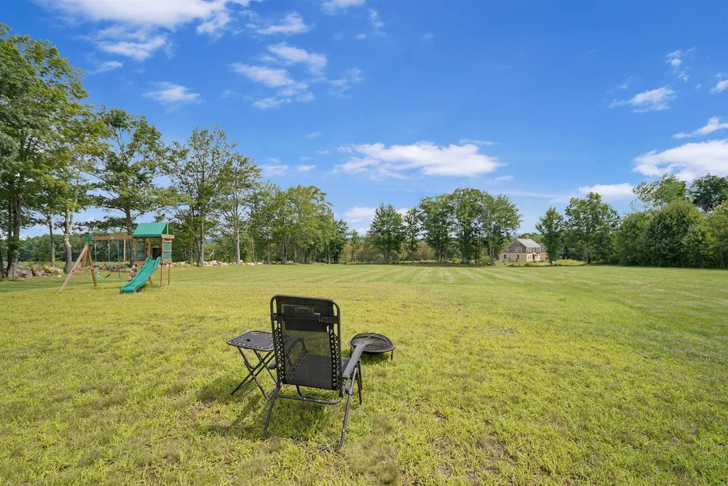 1038 Allen Road Webster NH 03303