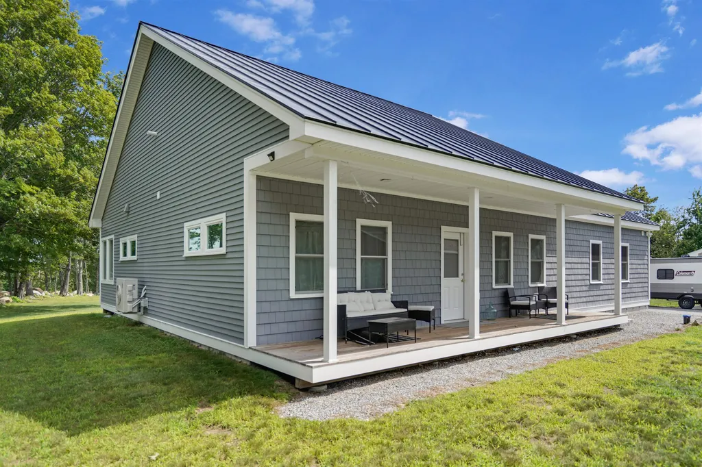 1038 Allen Road Webster NH 03303