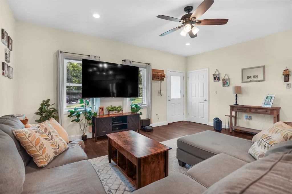 1038 Allen Road Webster NH 03303