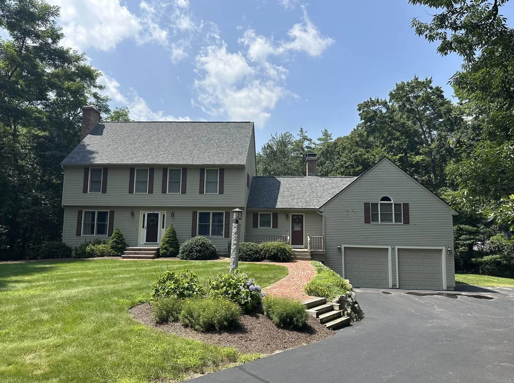 171 Hitching Post Lane Bedford NH 03110