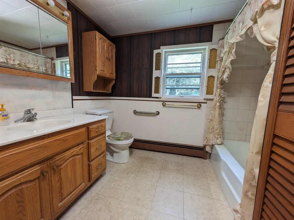 18 Hunt Street Hooksett NH 03106