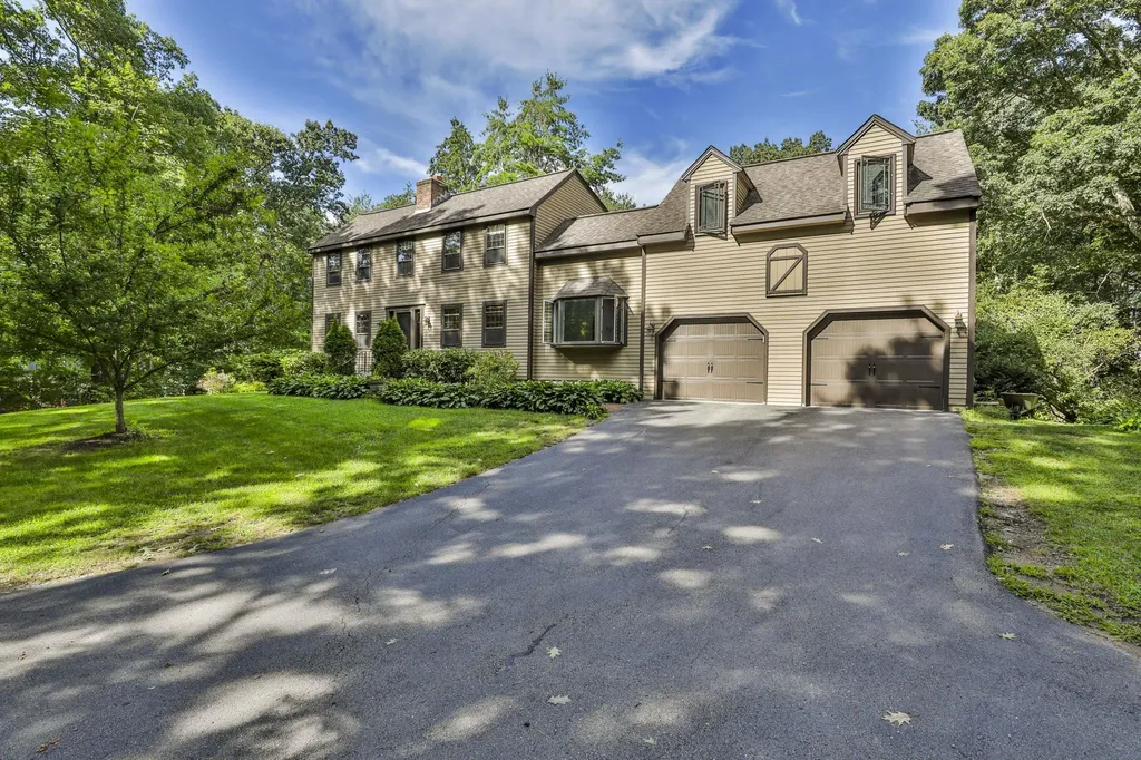 11 Judy Drive Londonderry NH 03053