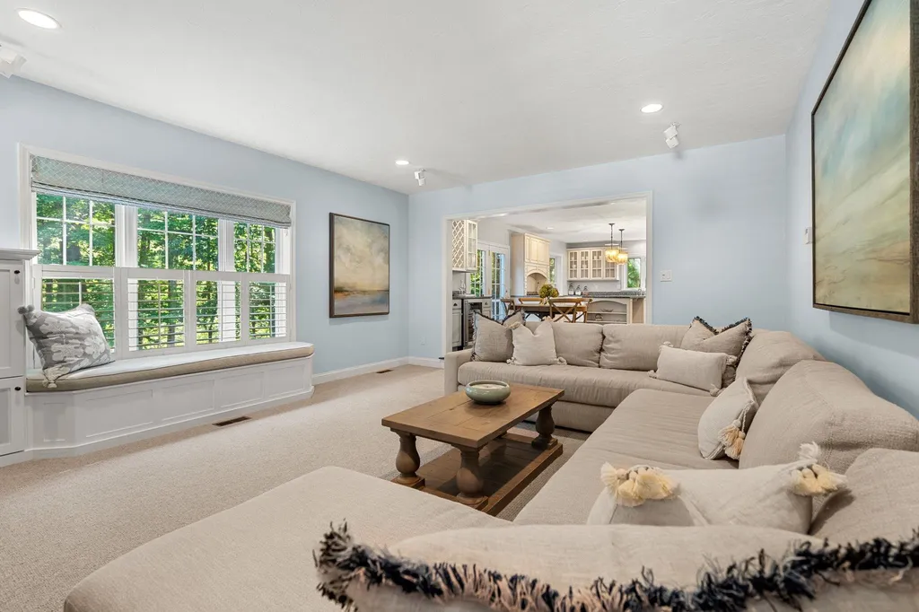 1 Hemlock Way Stratham NH 03885