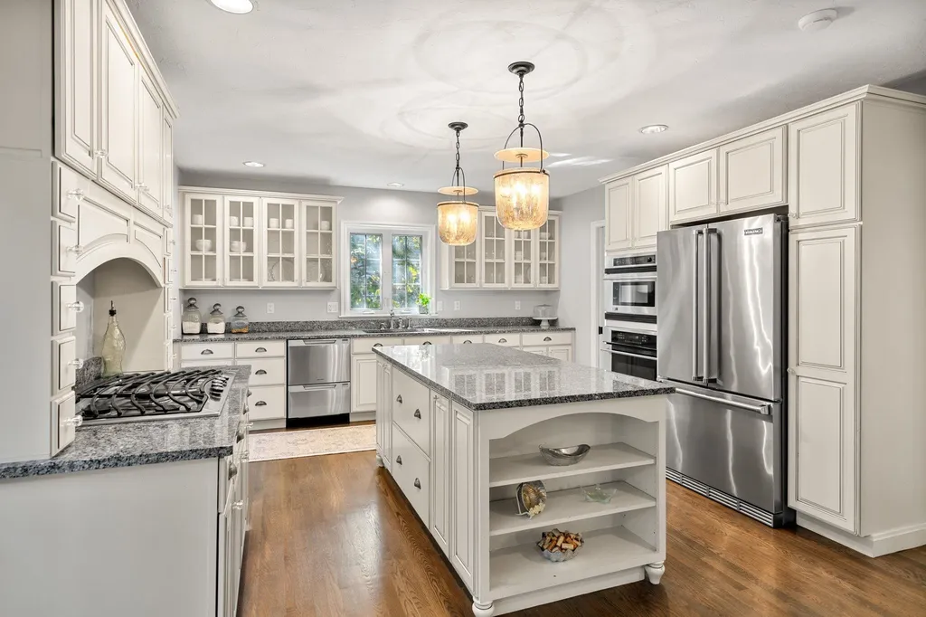 1 Hemlock Way Stratham NH 03885