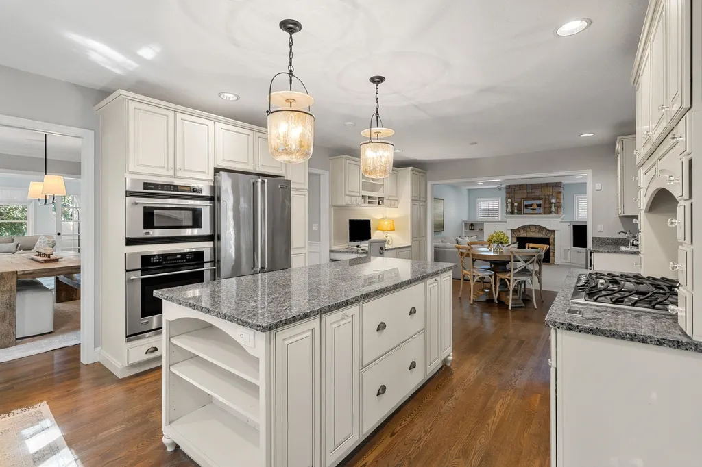 1 Hemlock Way Stratham NH 03885