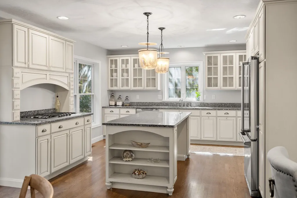 1 Hemlock Way Stratham NH 03885