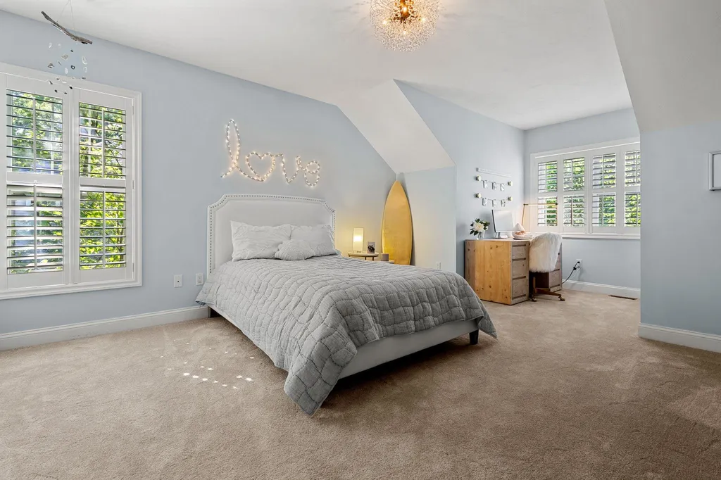 1 Hemlock Way Stratham NH 03885