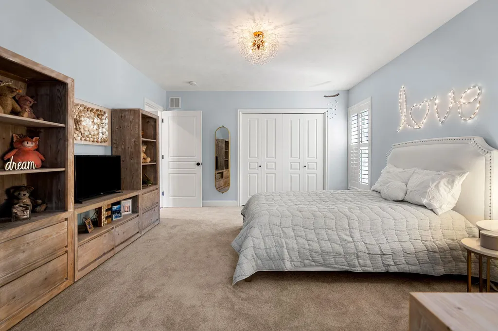 1 Hemlock Way Stratham NH 03885