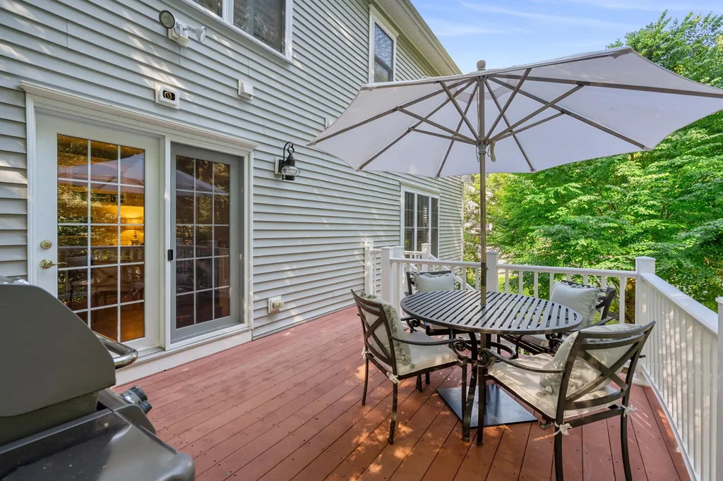 1 Hemlock Way Stratham NH 03885