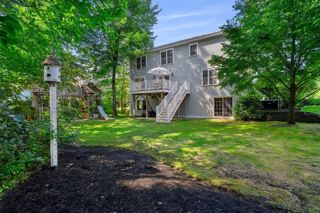 1 Hemlock Way Stratham NH 03885