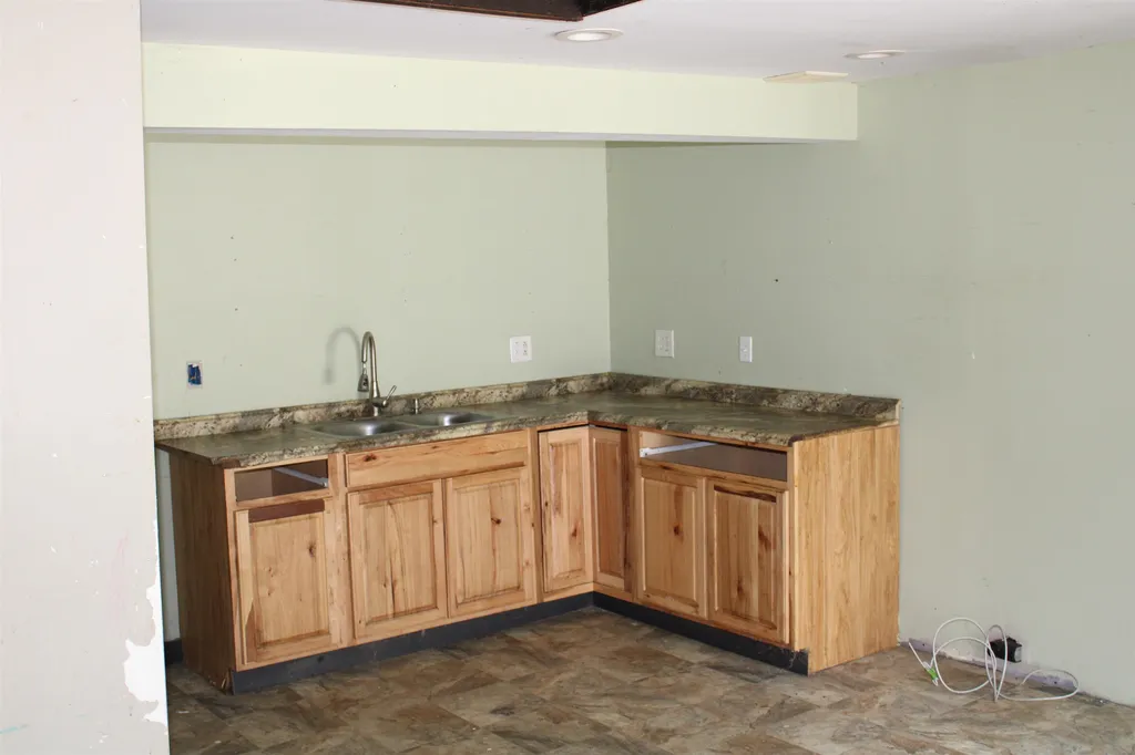 1178 Green Bay Loop Peacham VT 05862