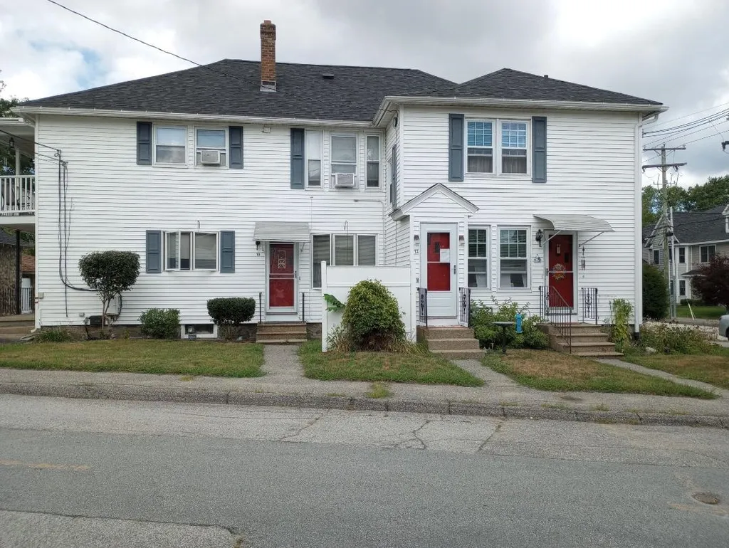 883 Hayward Street Manchester NH 03103