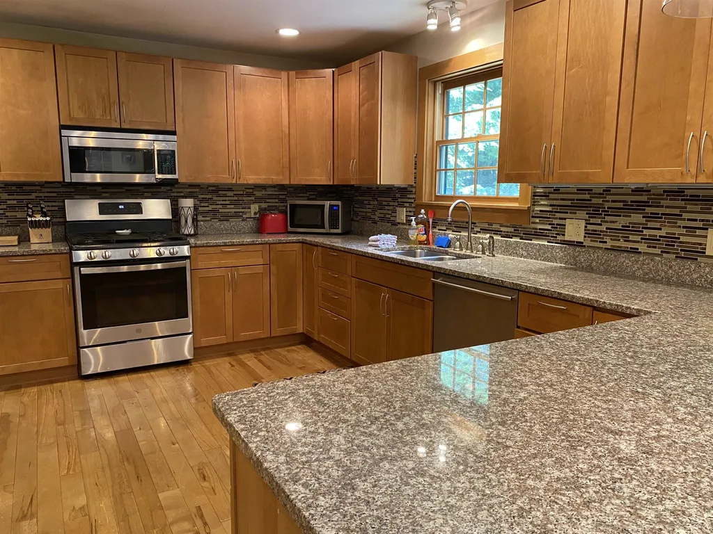 201 Snowood Drive Thornton NH 03285