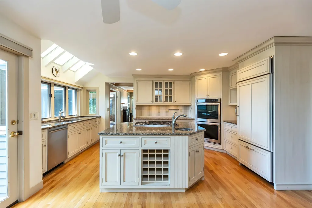 9 Roberts Road Amherst NH 03031