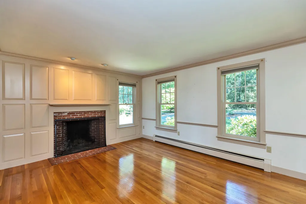 9 Roberts Road Amherst NH 03031