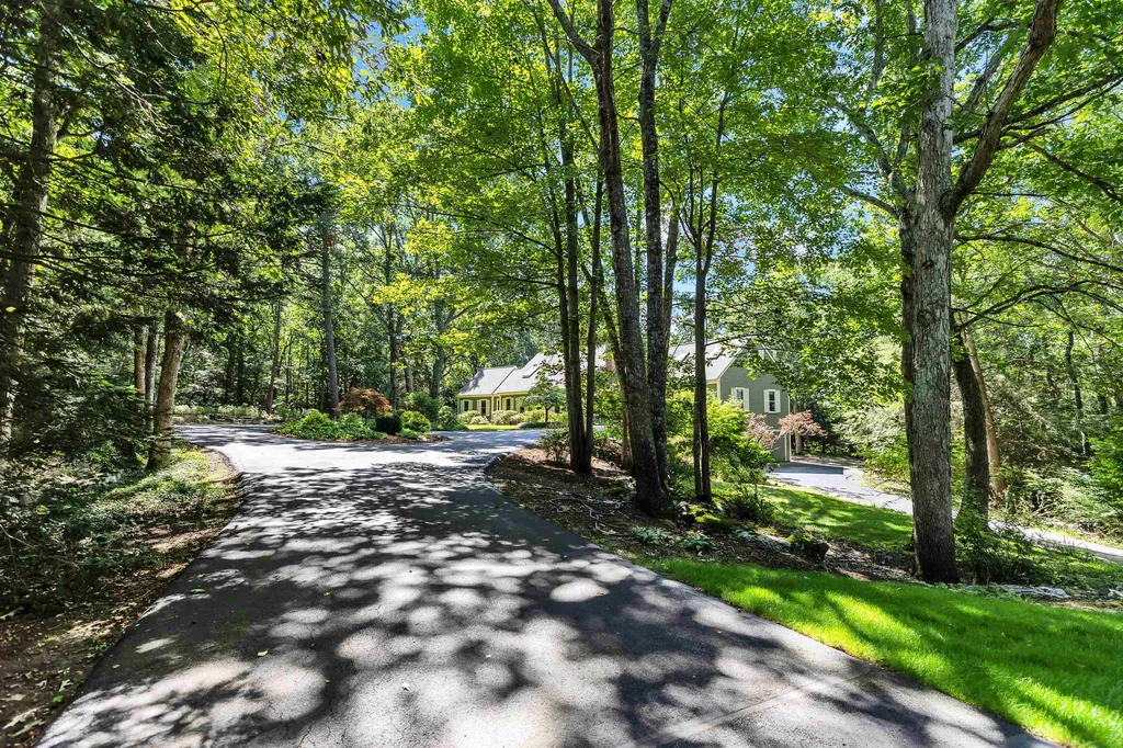 9 Roberts Road Amherst NH 03031