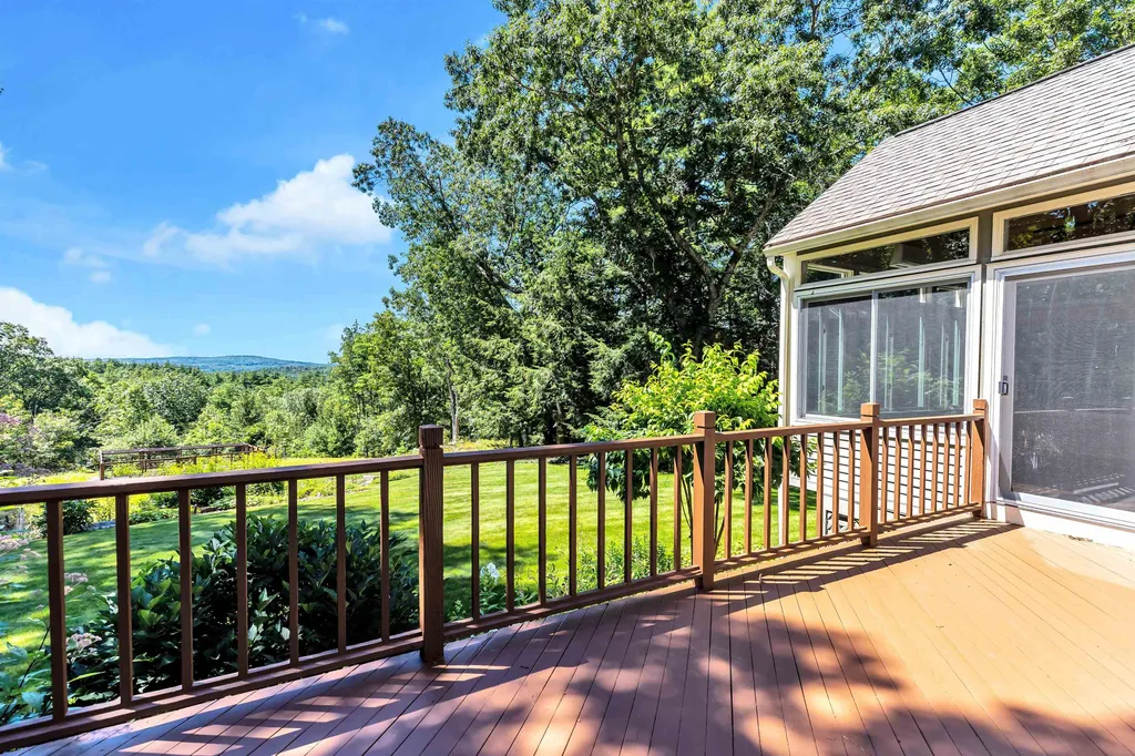 9 Roberts Road Amherst NH 03031