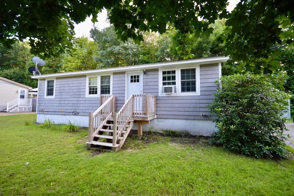 21 Valley Street Laconia NH 03246