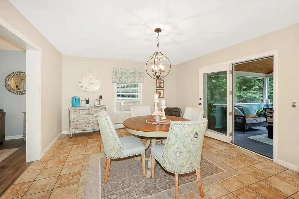 13 Angela Way Concord NH 03301