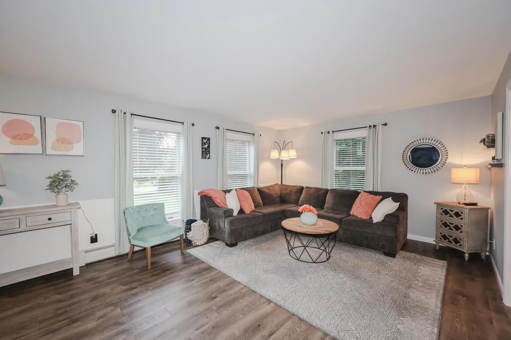 13 Angela Way Concord NH 03301