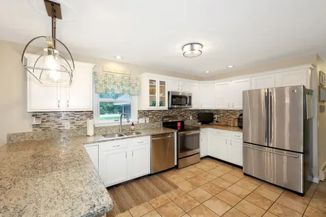 13 Angela Way Concord NH 03301