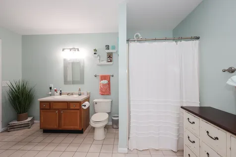 13 Angela Way Concord NH 03301