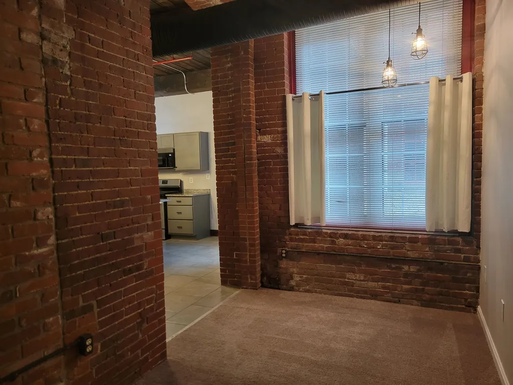 470 Silver Street Manchester NH 03103