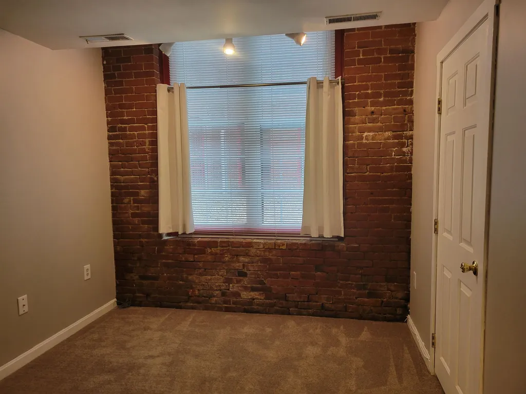 470 Silver Street Manchester NH 03103