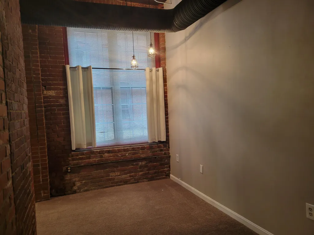 470 Silver Street Manchester NH 03103