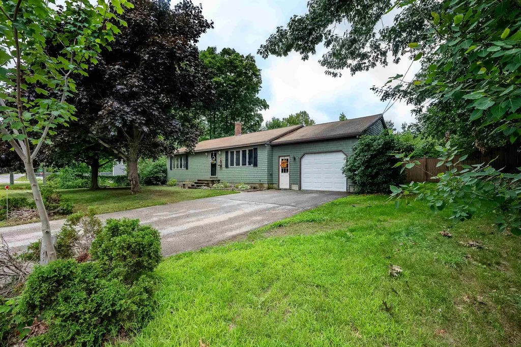 196 Maple Street Somersworth NH 03878