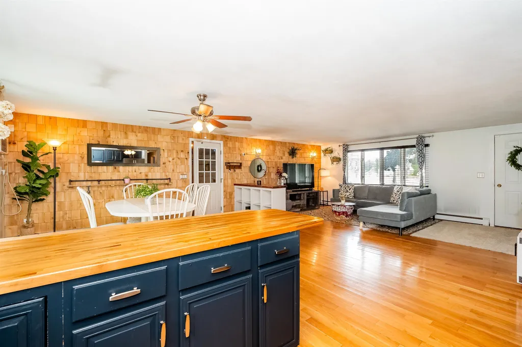 196 Maple Street Somersworth NH 03878